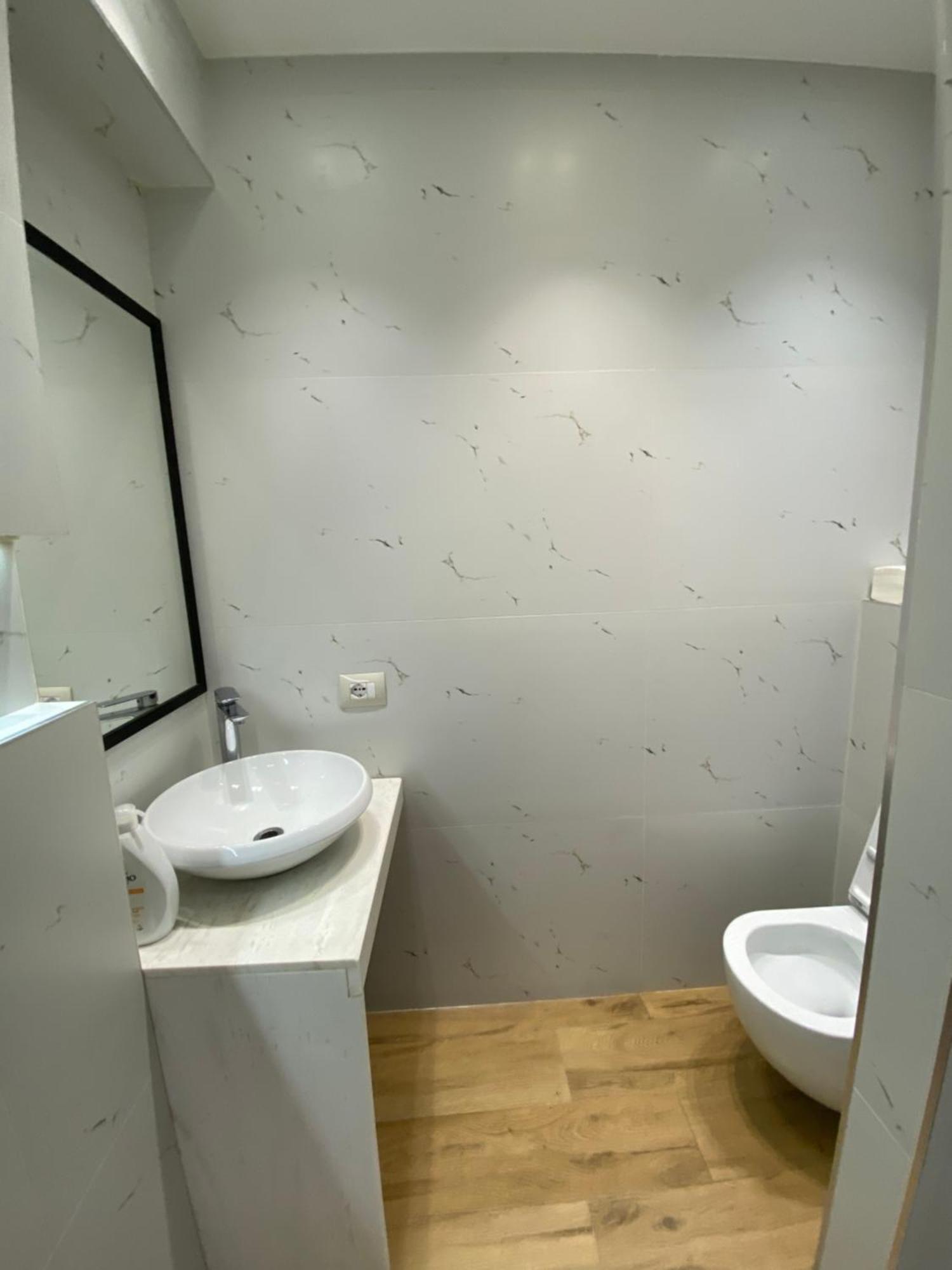 Cozycomfy Studio Тирана Экстерьер фото